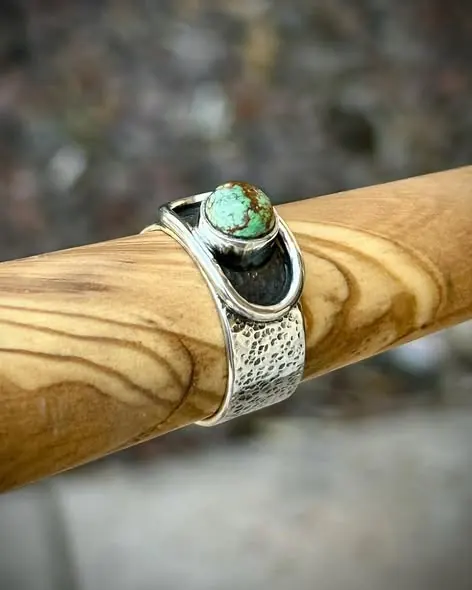 Contemporary turquoise ring